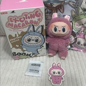 LYCHEE BERRY - Exciting Macaron Labubu. New. Box & Bag opened to verify. Pink